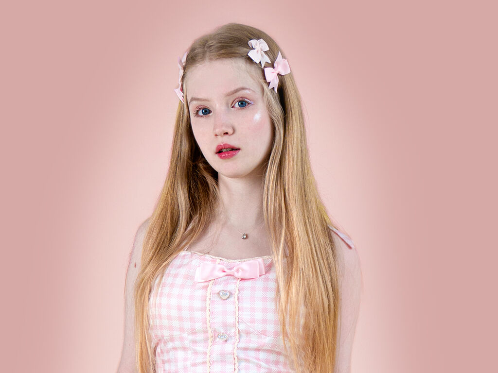 Image of cam model LilianHoward from Web Night Cam