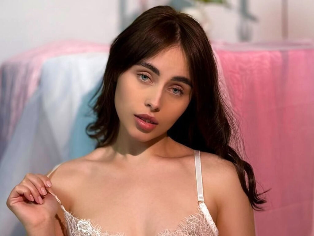 Image of cam model TessaPlombir from Web Night Cam