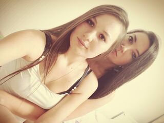 Webcam model AnyAndAmy from LiveJasmin