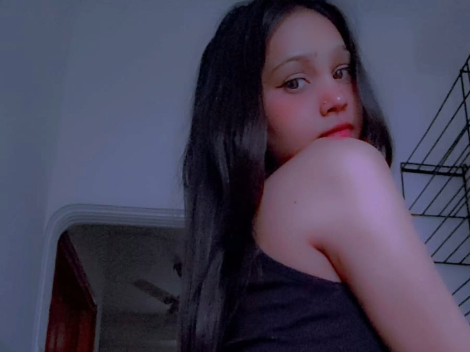 Live cam for AmairaSingh