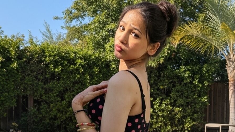 AmairaSingh's Premium Pictures and Videos