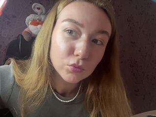 VIVO.webcam KayeEliasen (18) girl with normal breasts