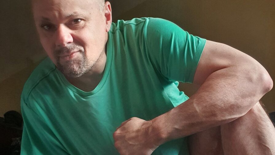 Watch PaulBottoms’s Cam Show Live