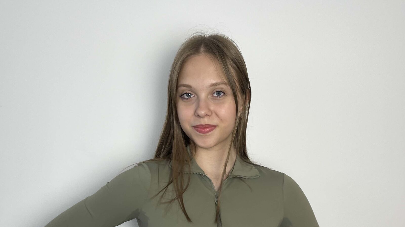 ElviaSix glamour portrait