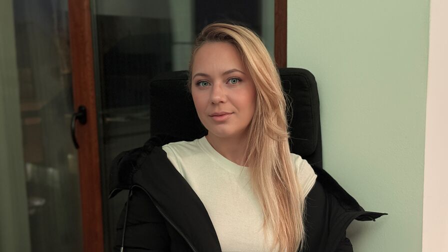 AnyaLior Live Sex Chat at GPX Cams