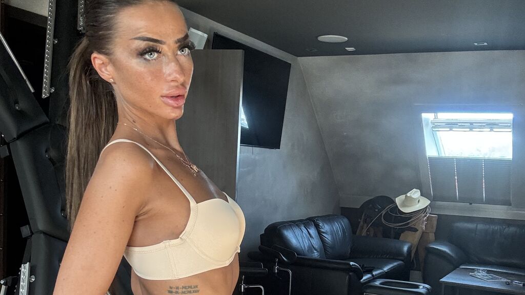 SarahMiha's profile from Jasmin at GirlsOfJasmin'