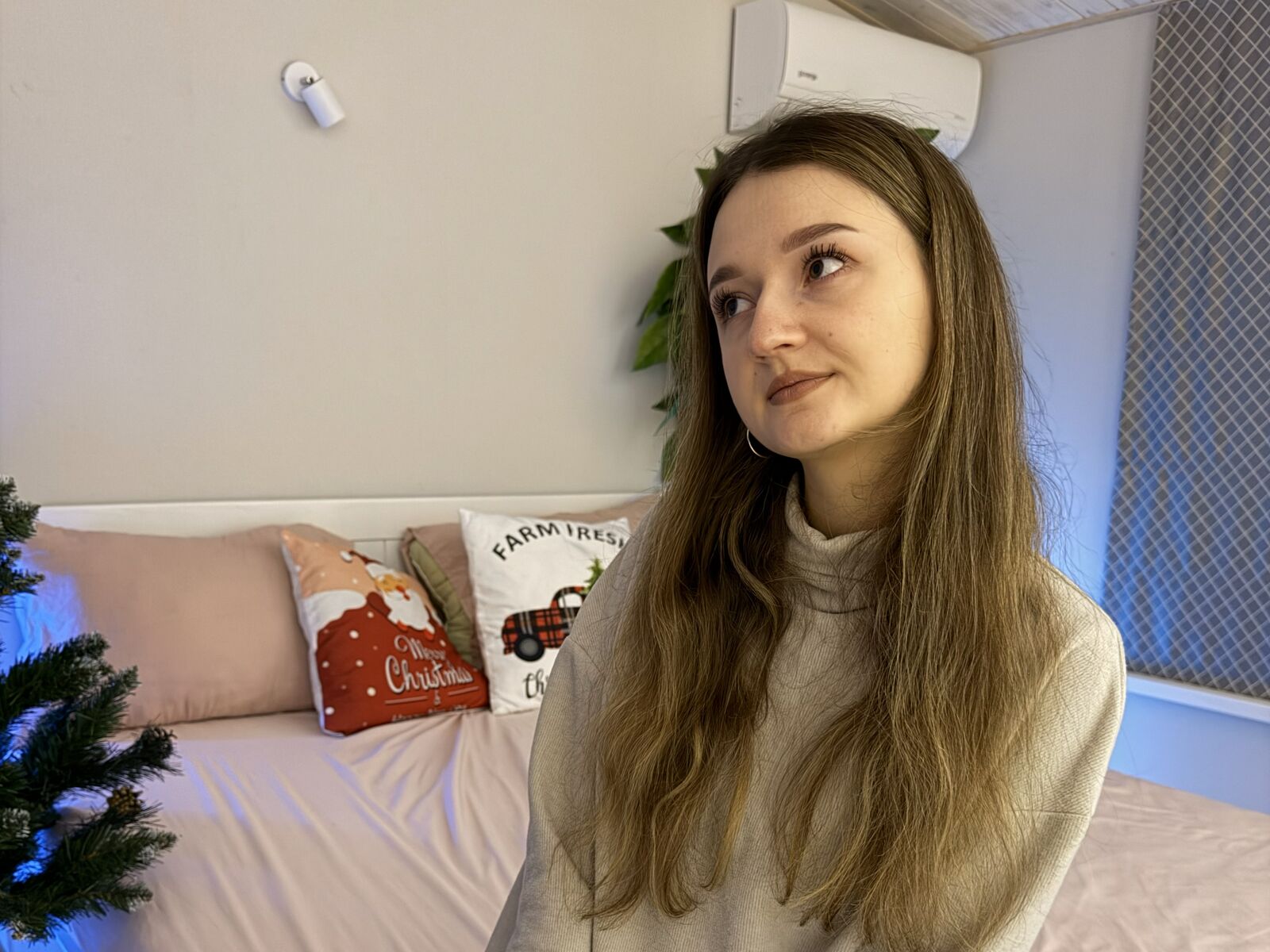 Live cam for CyrenaLuxe
