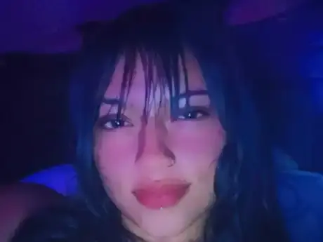 Chat with AnastasieRoux