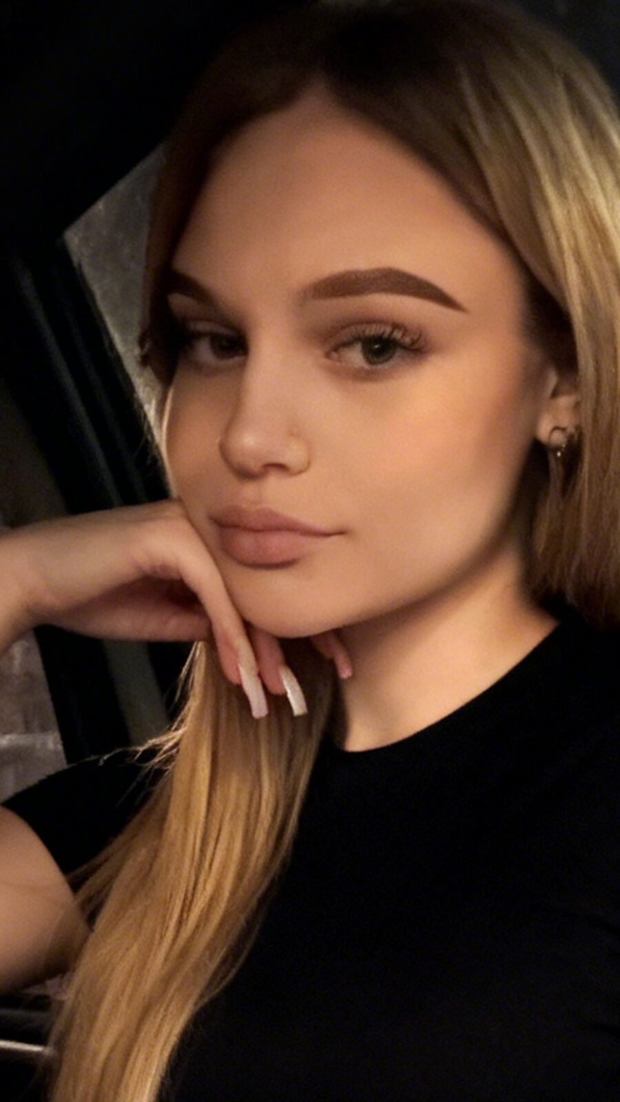 AriaWellsi erotic portrait