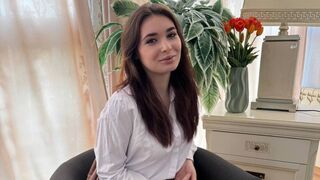 QueenieHails Live Webcam on LiveJasmin