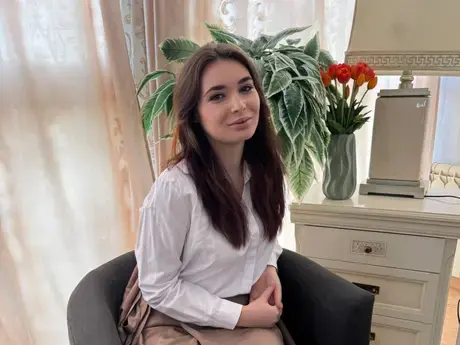 Chat with QueenieHails