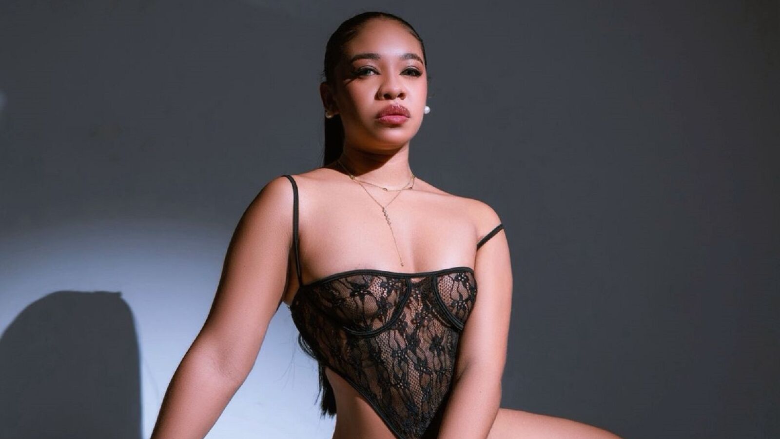 MayaBranson glamour portrait