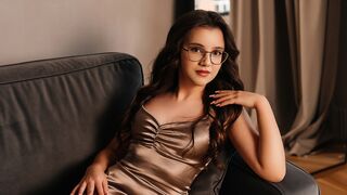 Free Nude PaulineHeaven