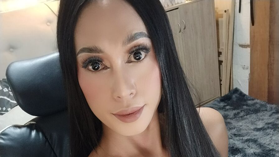 Join JuliaPeler’s Live Webcam Show