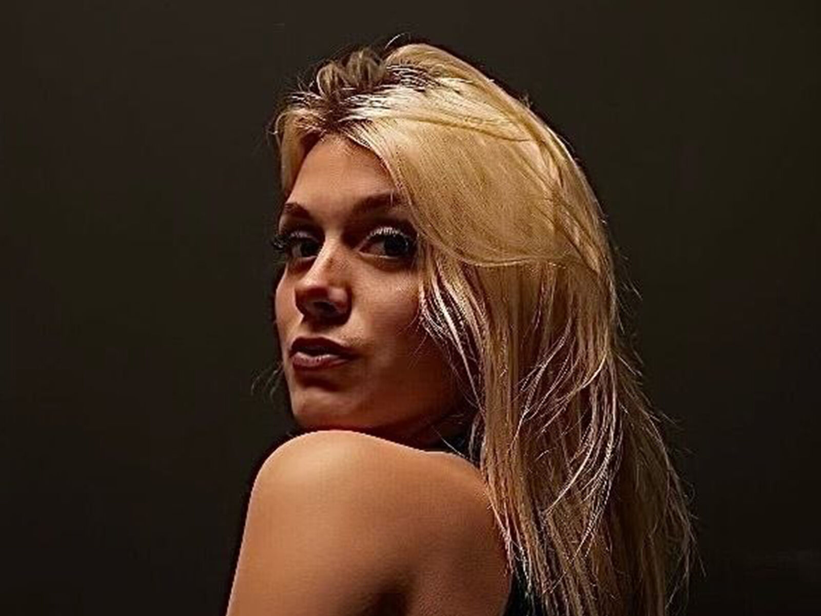 Live cam for LinaReyna