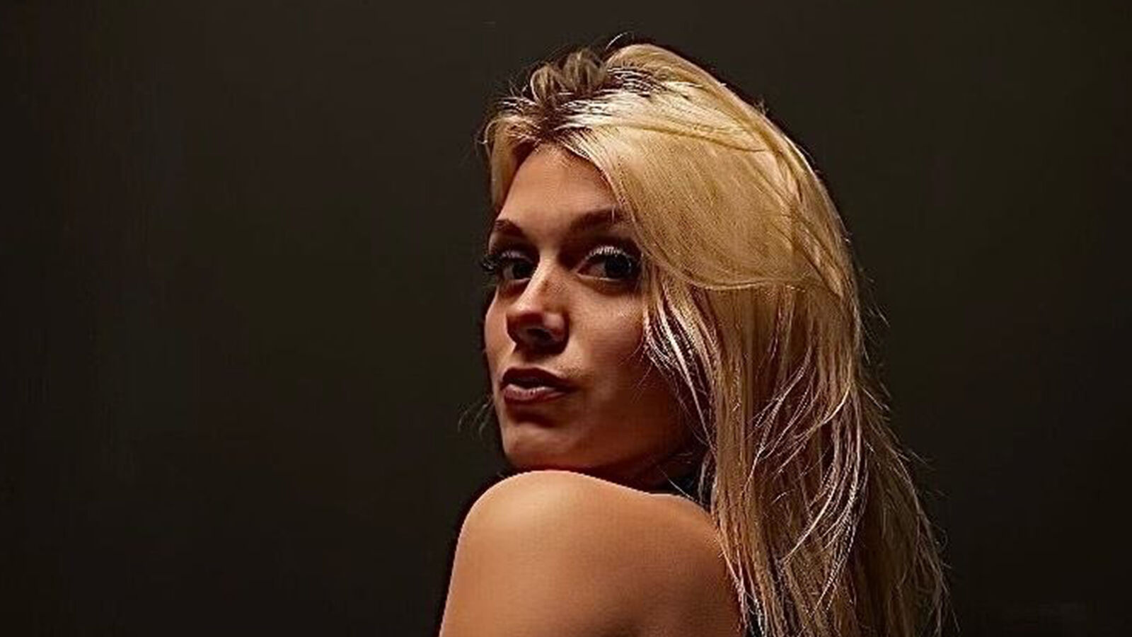 LinaReyna glamour portrait