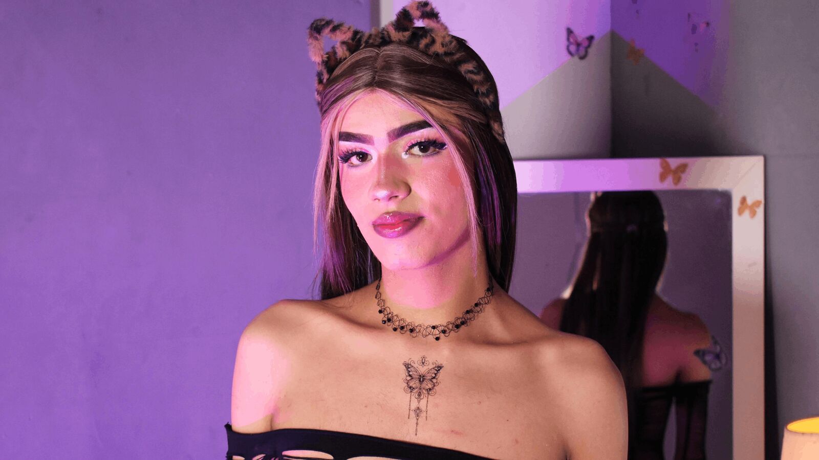 MiaHaward erotic portrait