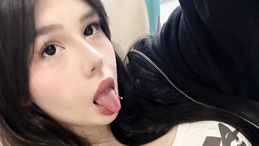 EltonMia's Live Nude Chat