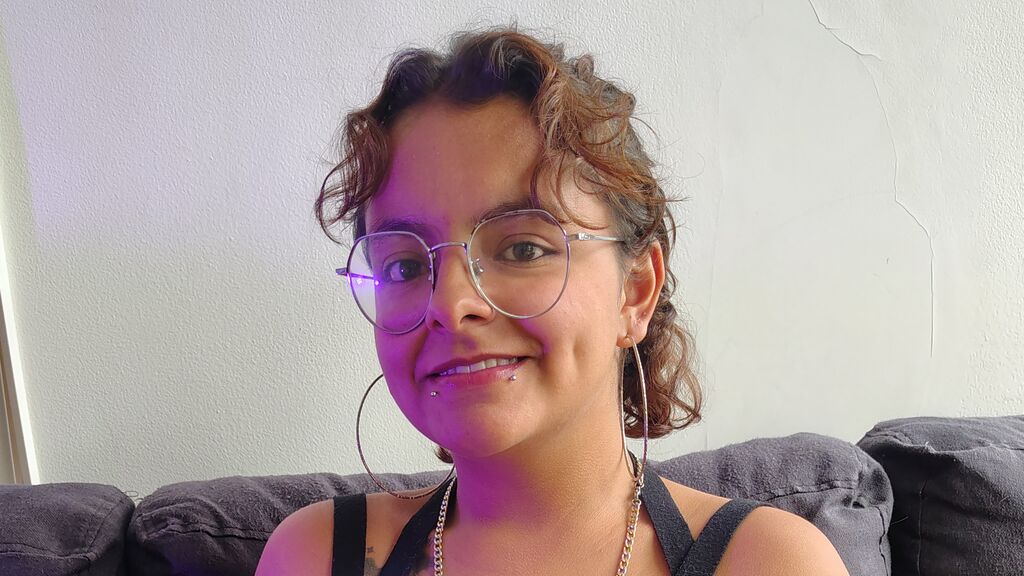 DarcyTear's profile from Jasmin at GirlsOfJasmin'