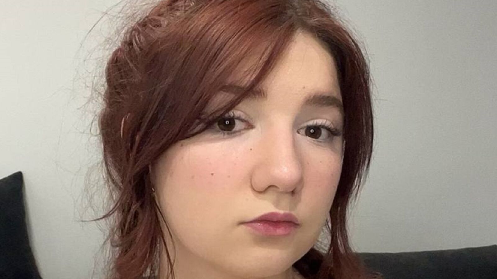 AkiraMeichan erotic portrait