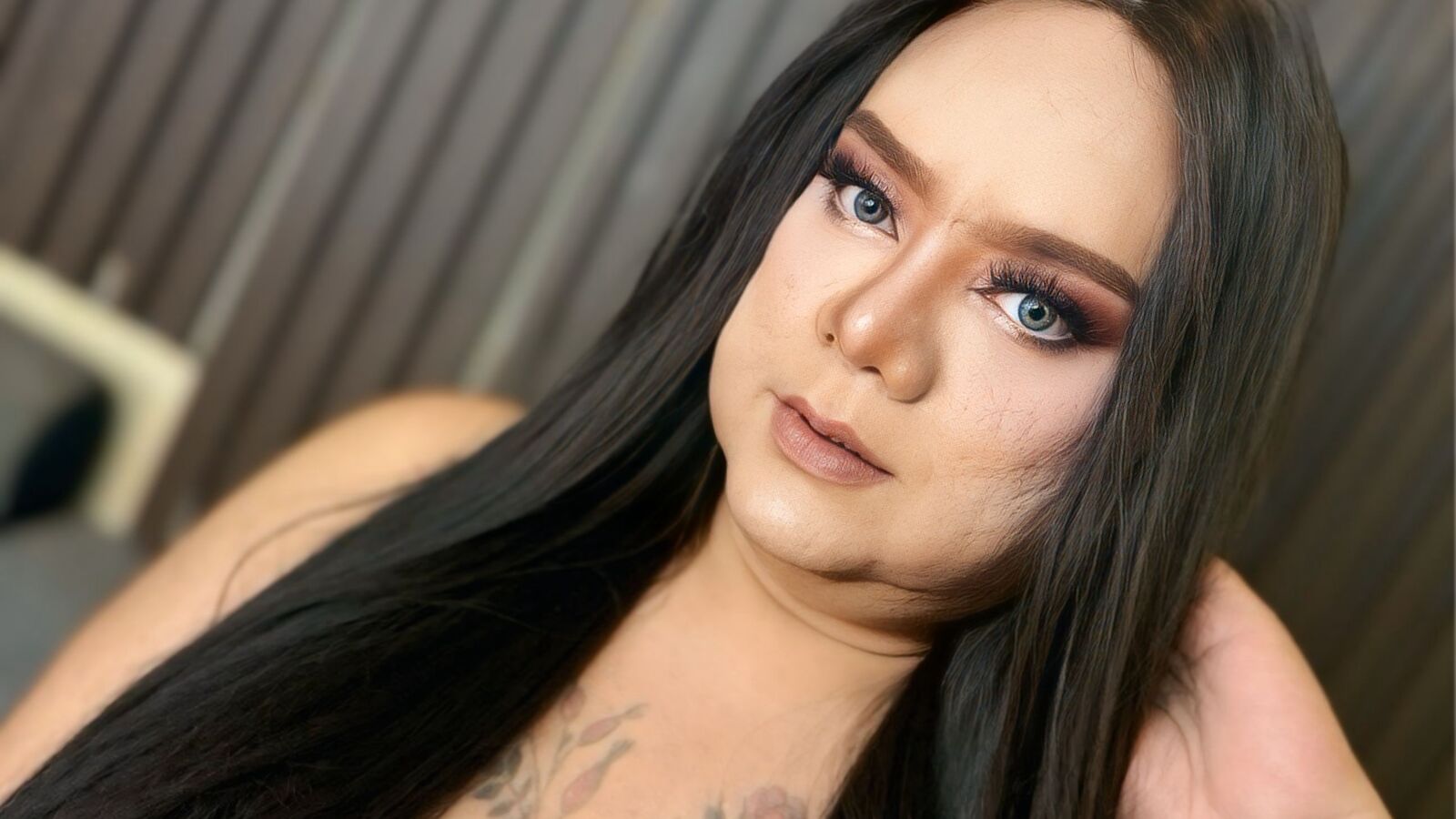 ZandraKelly erotic portrait