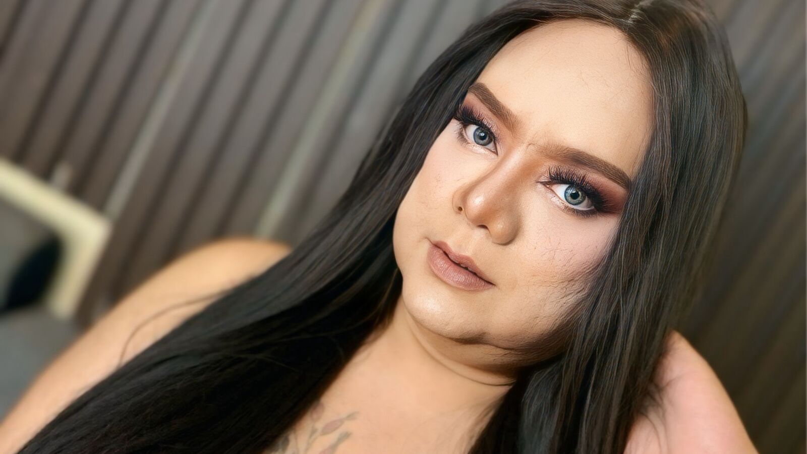 ZandraKelly glamour portrait