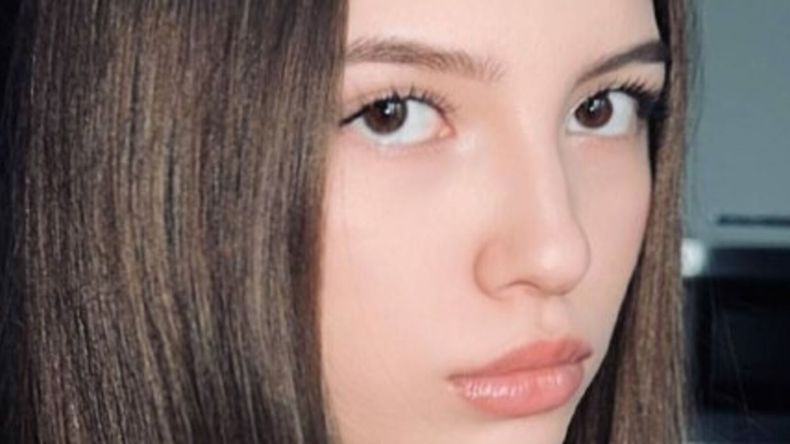 MonicaDew erotic portrait