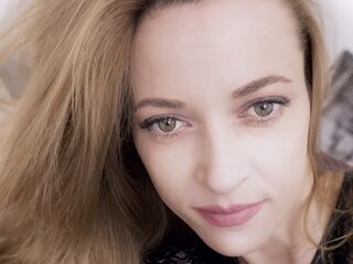 Webcam model AdelineGreen from Web Night Cam