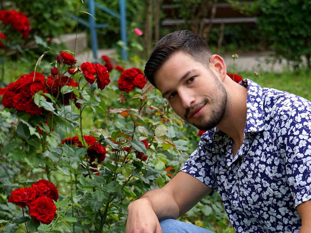 LeonVane LiveJasmin webcam model photo
