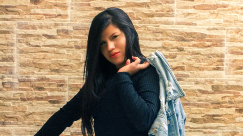 AlishaGomez online on GirlsOfJasmin