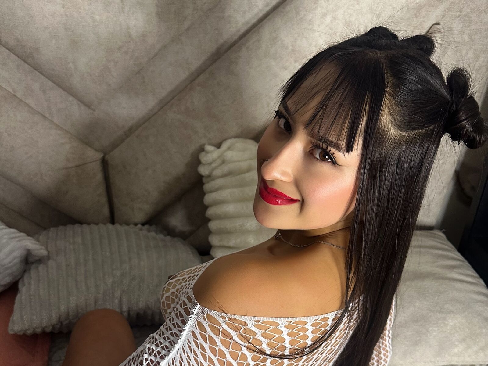 Live cam for MaddieFury