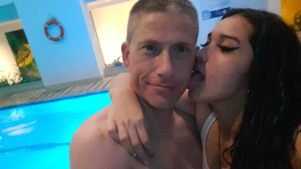 VivianaandAndrew Live Cam on LiveJasmin