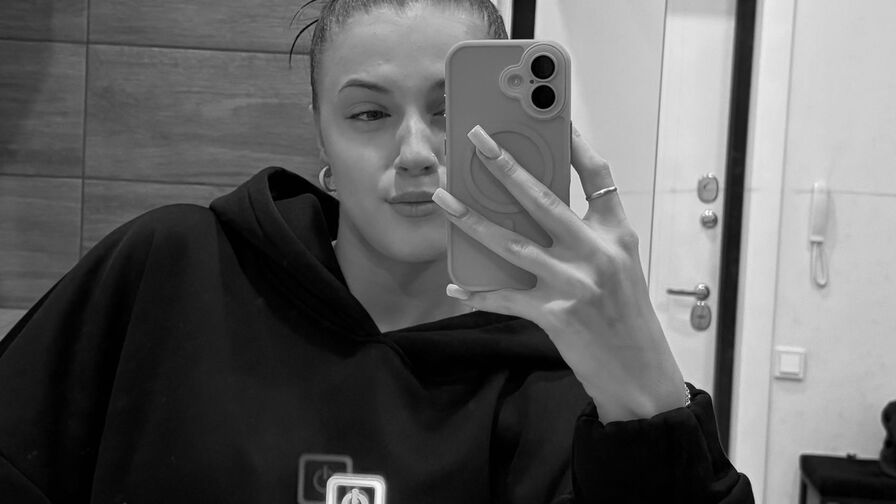 LeaWindisch's Live Nude Chat