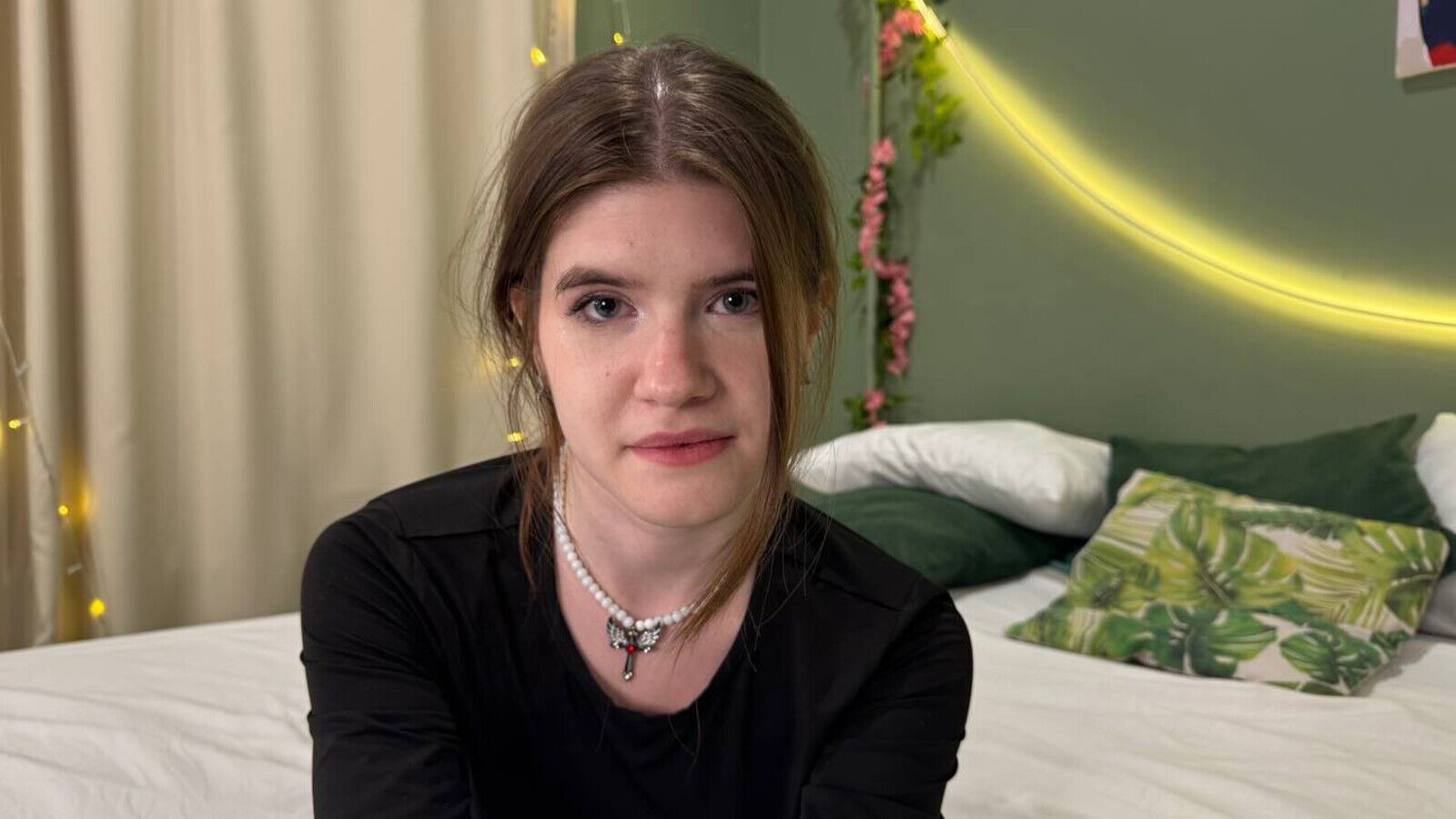 AngelinaLing glamour portrait
