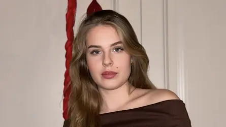 SofiaWeber's chat room