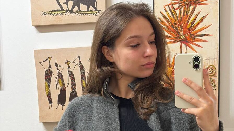 AnnaMariardi live cam model