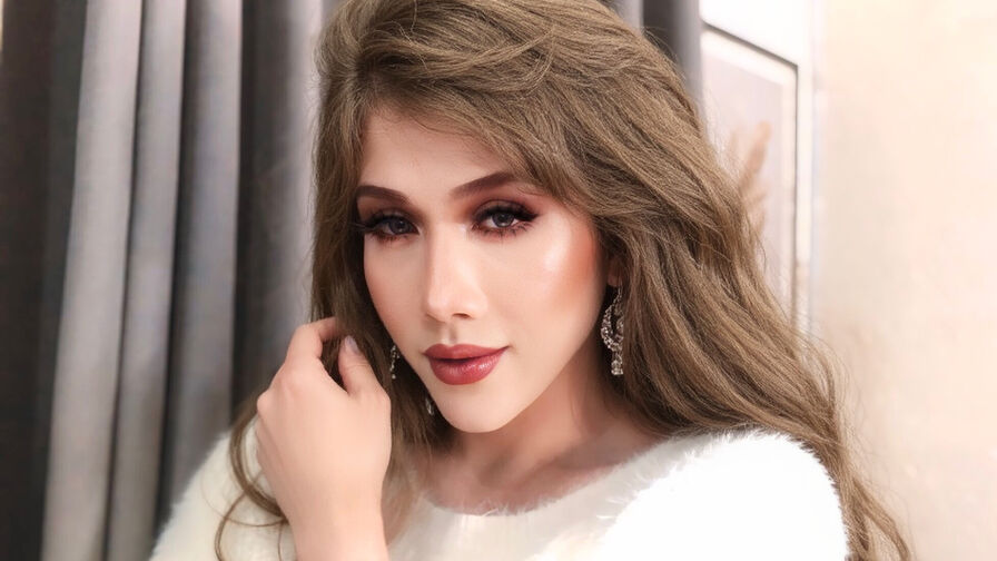 Watch RachelPietra live on E-Chat