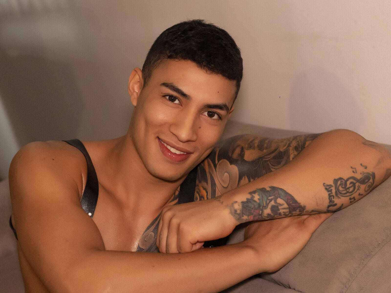 Live cam for AngellAdams