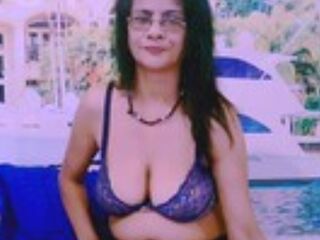 KirtiRose Live mature webcams