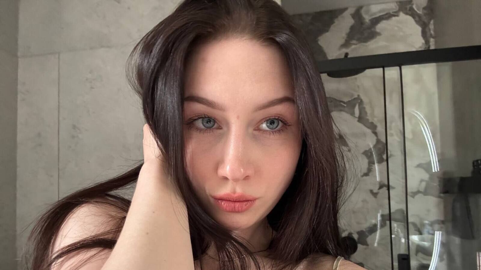 KenaHalnon erotic portrait