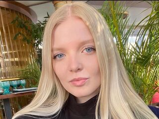 nude amateur porn AnnieMavrodi