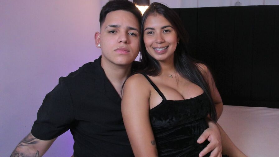 Chat with PaulaAndJosue live on AsianCamModels.com