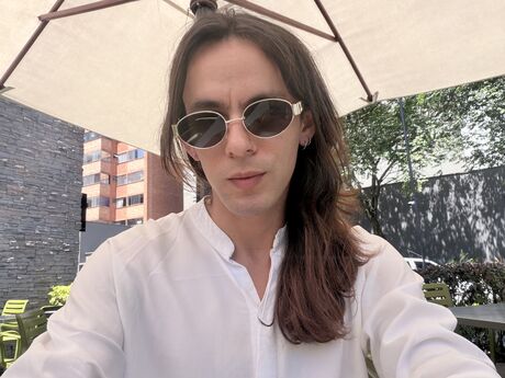 Chat with DanielTravieso