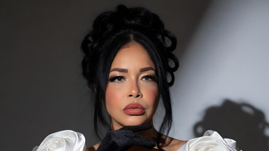 Enter AngelinaDeleon VIP Show