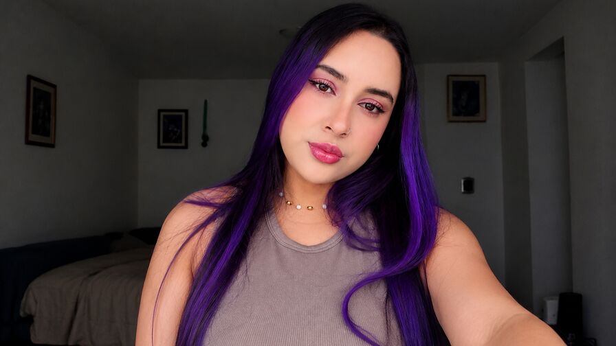 Join ChloeRici’s Live Webcam Show