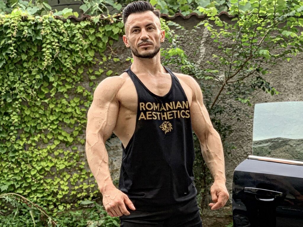 PumpIron Nude