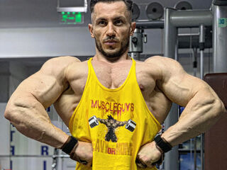 PumpIron LiveJasmin White  Adult Cam Room 