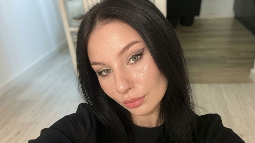 Chat with ScarlettFoxman live on AsianCamModels.com