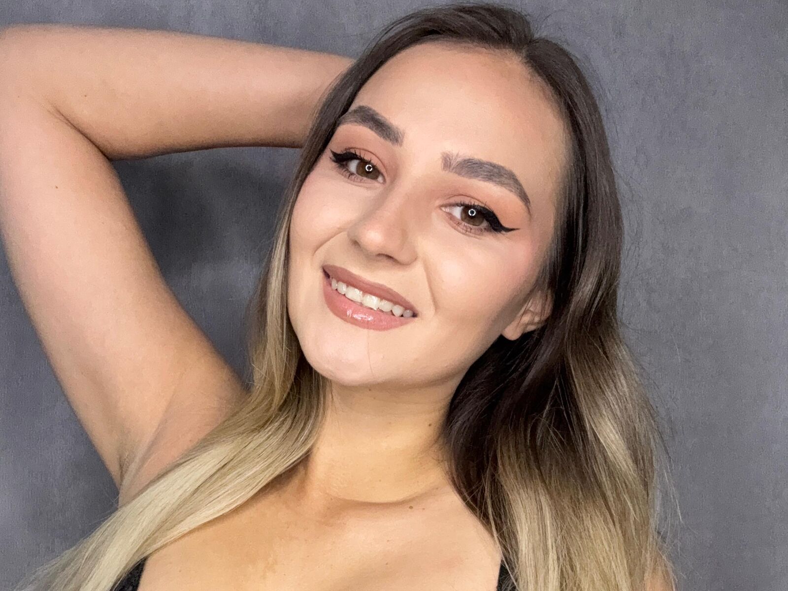 Live cam for AnniaAnne