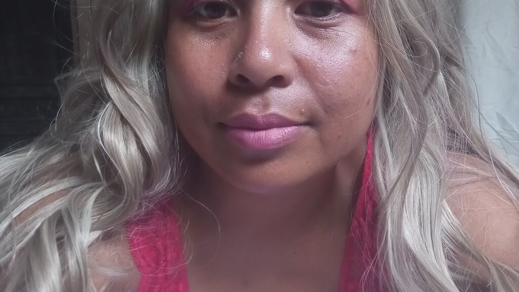 BiancaHot online on GirlsOfJasmin